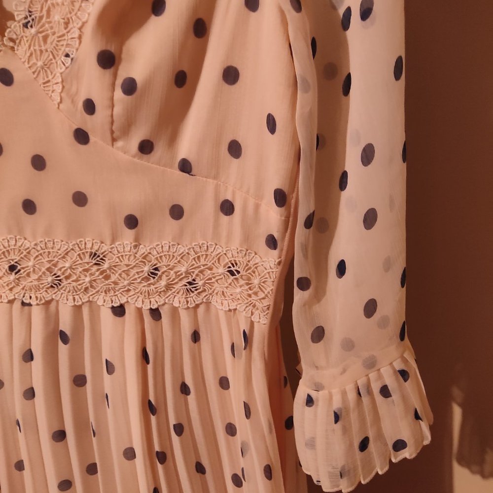 Dress - Picture 3 of 5